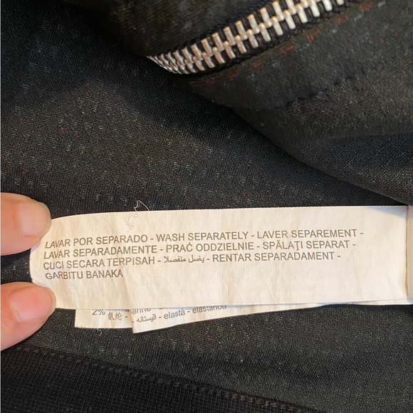 ZARA RED, WHITE & BLACK JACQUARD ZIP CROP TOP SIZE SMALL - Picture 6 of 6